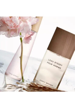 Issey Miyake L'Eau D'Issey Pour Homme Vétiver -Optimal Parfumerie Magasin eau d issey pour homme vetiver eau de toilette intense issey miyake 100 ml 3 1